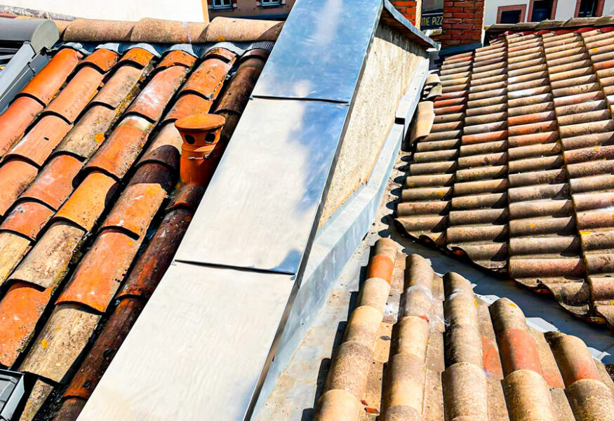 dessus de mur en zinc étanchéité toiture couverture en zinc Clarion Couverture Zinguerie Blagnac, Colomiers, Tournefeuille, Toulouse