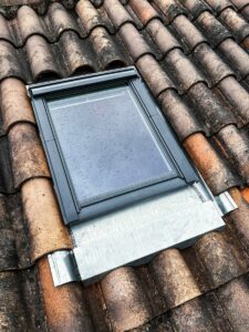 couvreur installation vélux fenêtre de toit par un artisan sur Colomiers, Aussonne, Pibrac, Mondonville, Cornebarrieu