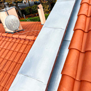 Dessus de mur pose entretien et rénovation sur Pibrac, Mondonville, Colomiers, Aussonne, Cornebarrieu avec CCZ artisan couvreur zingeur de métier et réputé