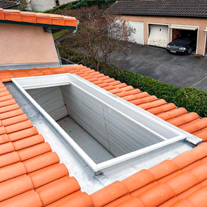 Fenêtre de toit, faitage à sec, retours de cheminée, solins, couverture en tuile, retours de vélux sur Pibrac, Mondonville, Colomiers, Aussonne, Cornebarrieu avec CCZ artisan couvreur zingeur de métier et réputé