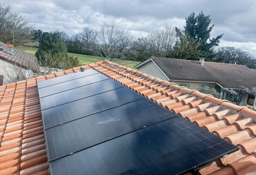 Spécialisés dans l’installation de panneaux photovoltaïques sur Cornebarrieu et l'Ouest Toulousain, la maintenance et la personnalisation de systèmes photovoltaïques, nous nous engageons à vous aider à optimiser votre production d’électricité ainsi que votre consommation énergétique grâce à la solution du panneau solaire photovoltaïque. Le tout en réduisant votre impact environnemental.
